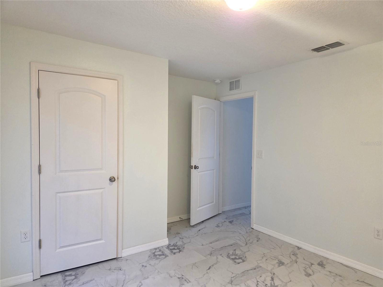 Image 4 of 25 For 926 Aspen View Circle