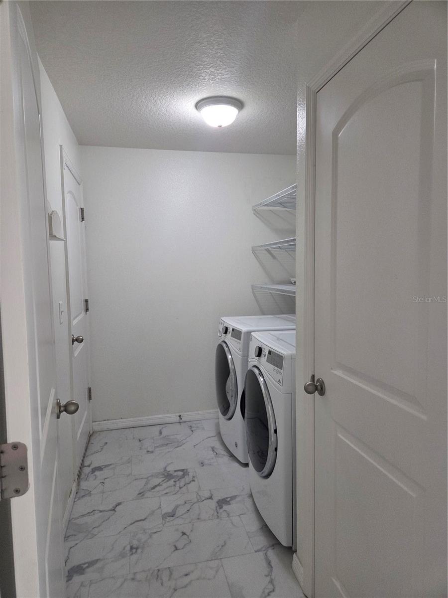 Image 8 of 25 For 926 Aspen View Circle