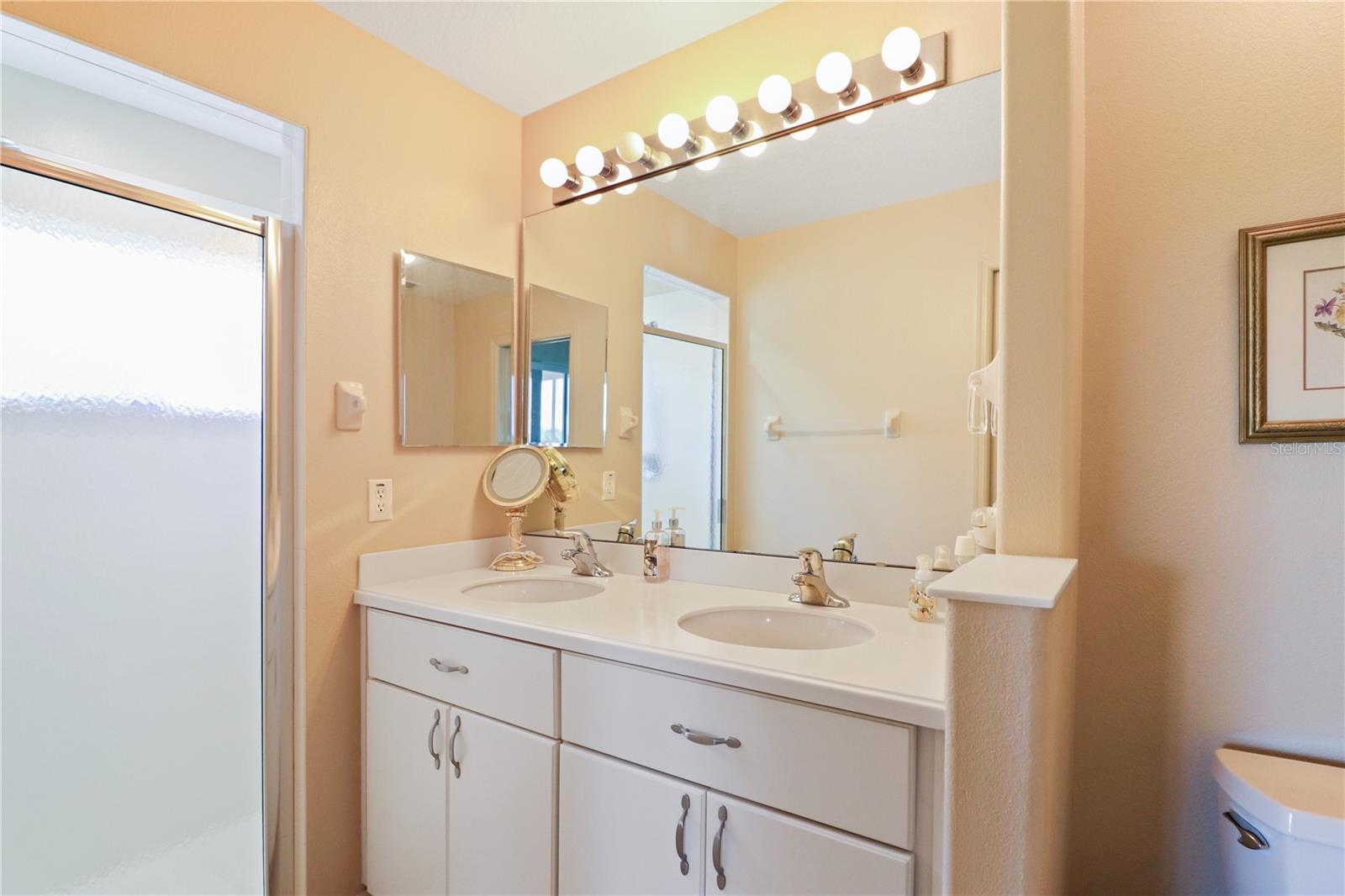 Image 13 of 48 For 20846 Queen Alexandra Drive