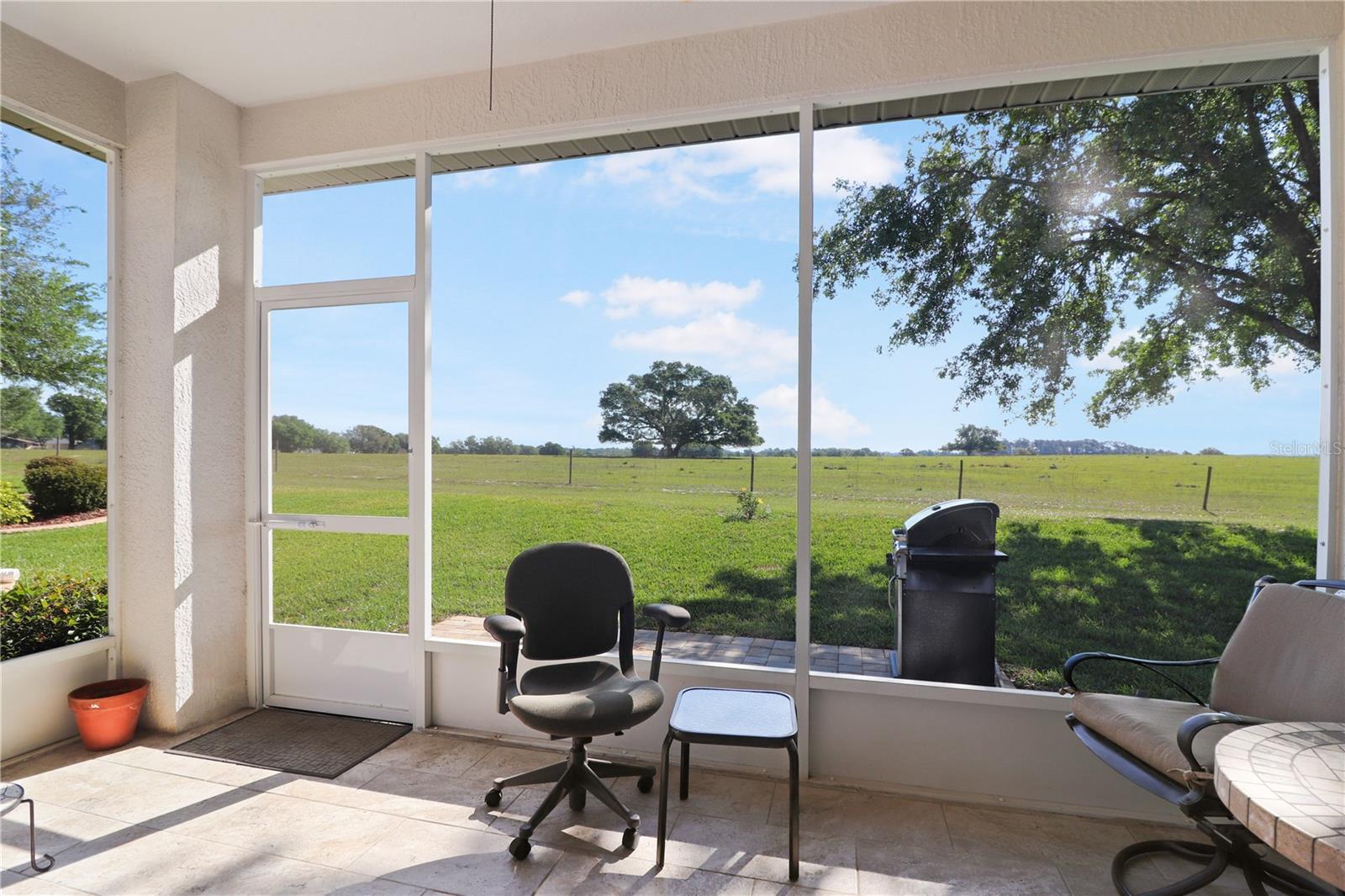 Image 23 of 48 For 20846 Queen Alexandra Drive