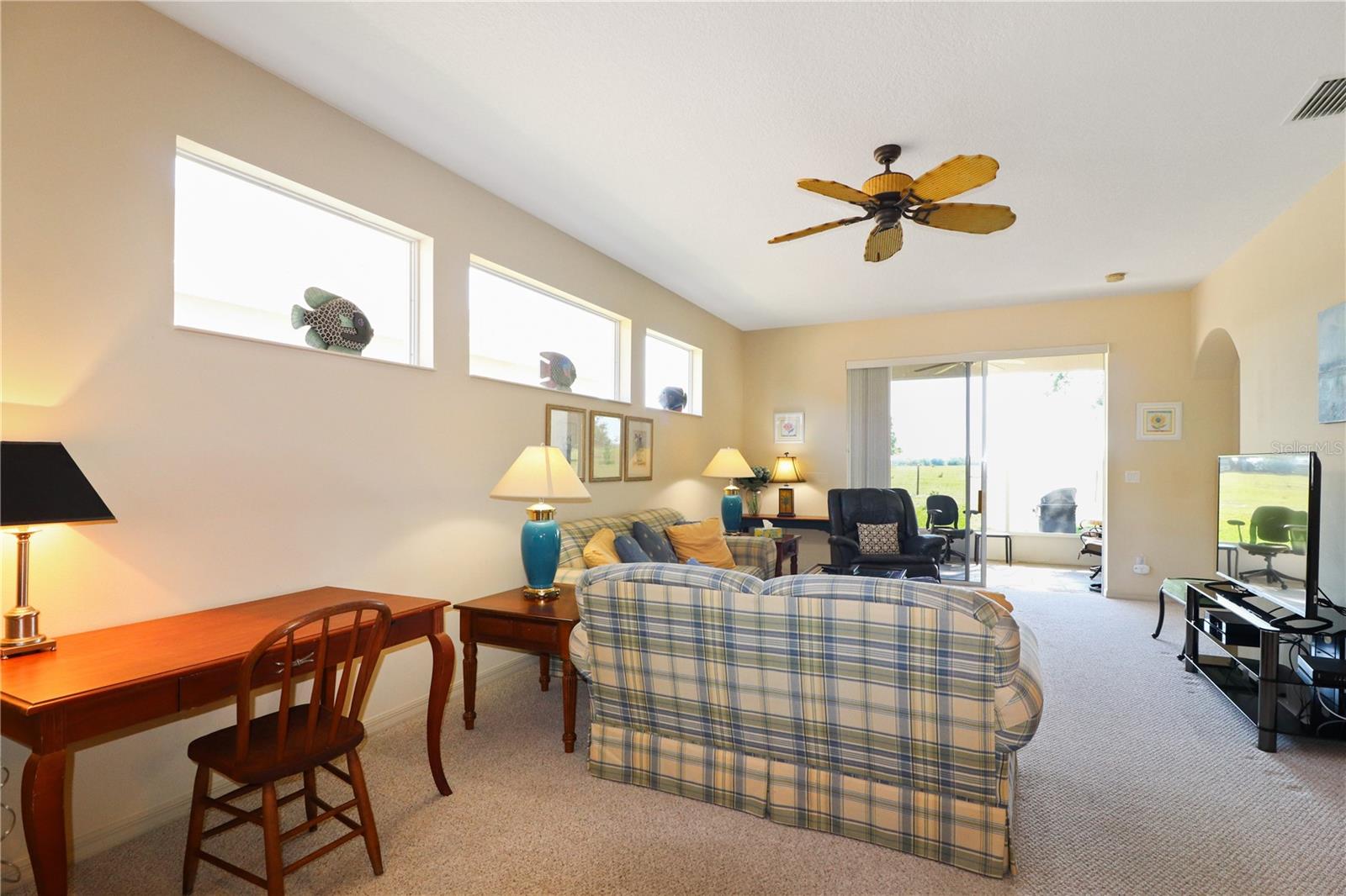 Image 4 of 48 For 20846 Queen Alexandra Drive