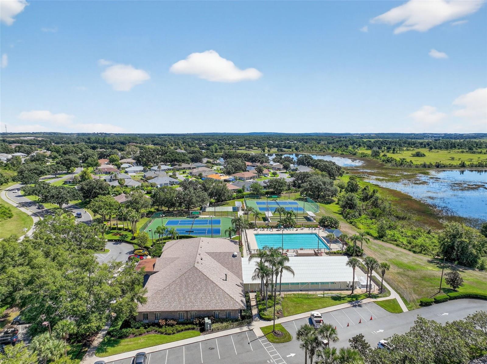 Image 40 of 48 For 20846 Queen Alexandra Drive