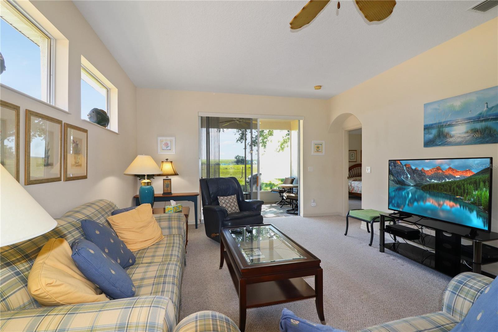 Image 5 of 48 For 20846 Queen Alexandra Drive