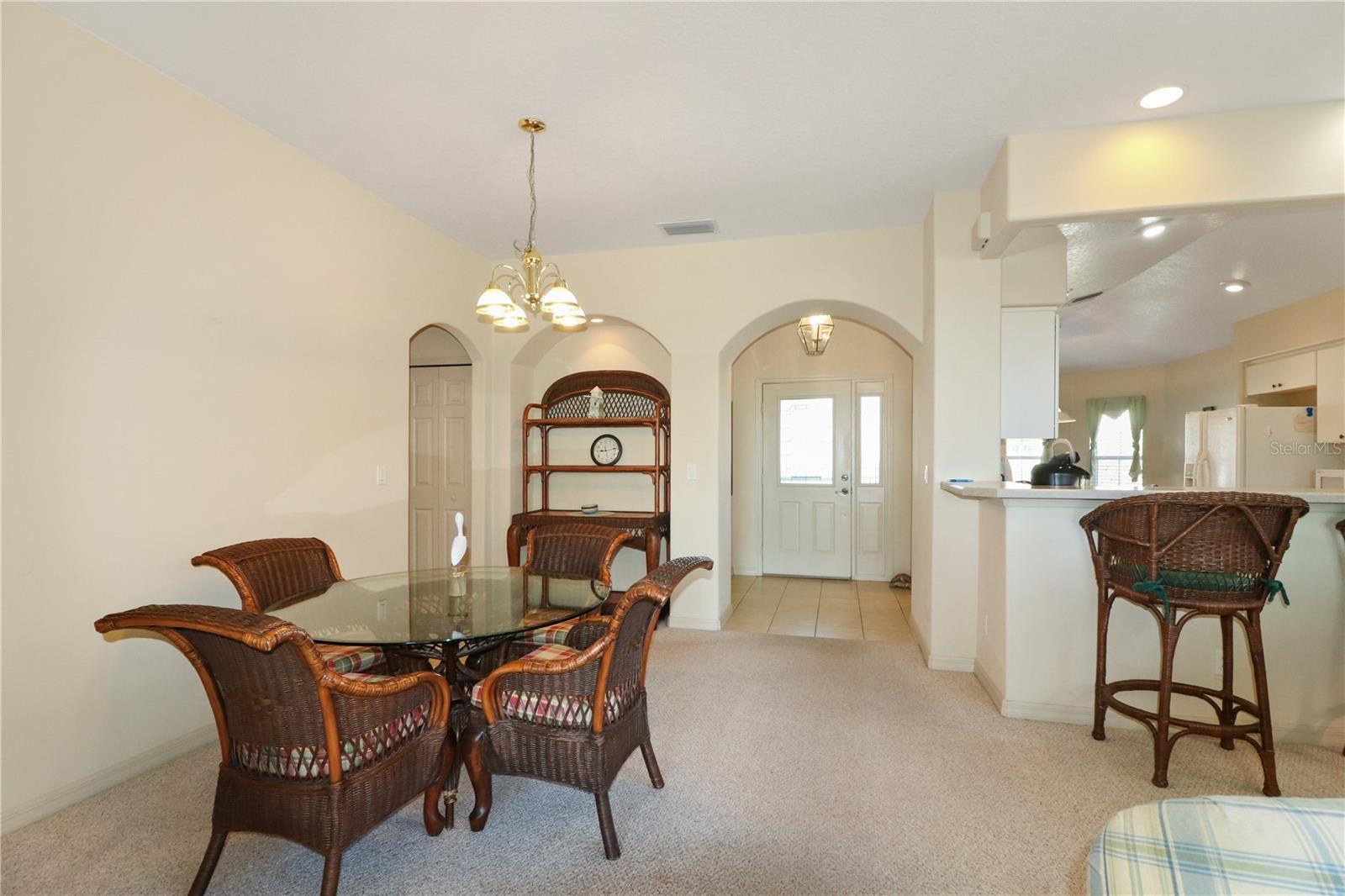 Image 7 of 48 For 20846 Queen Alexandra Drive