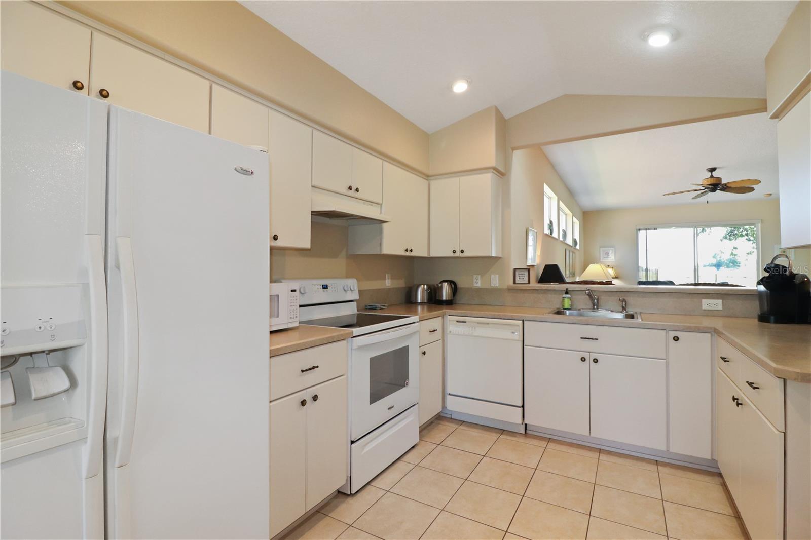 Image 9 of 48 For 20846 Queen Alexandra Drive