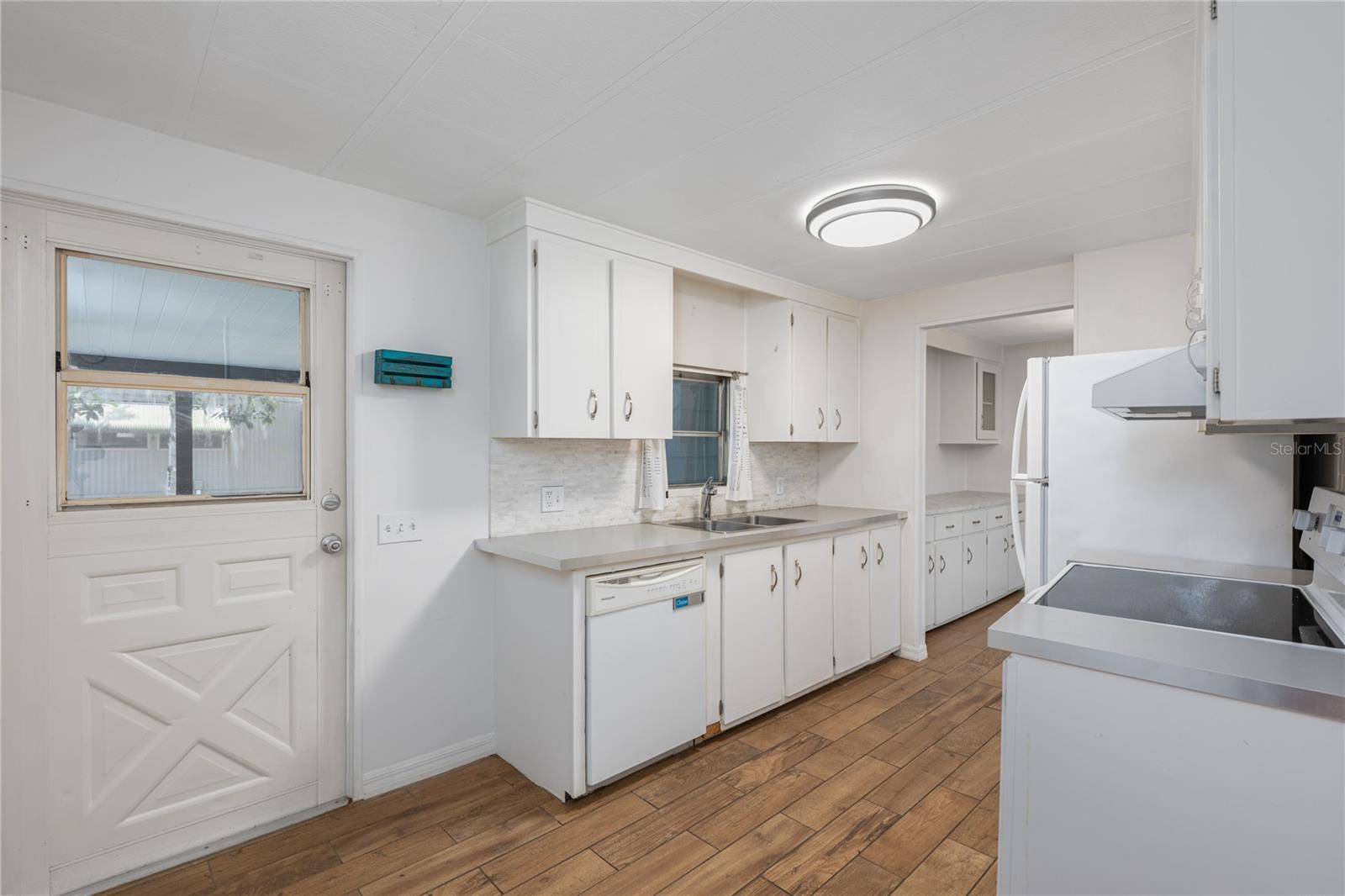 Image 10 of 34 For 17320 Palm Drive