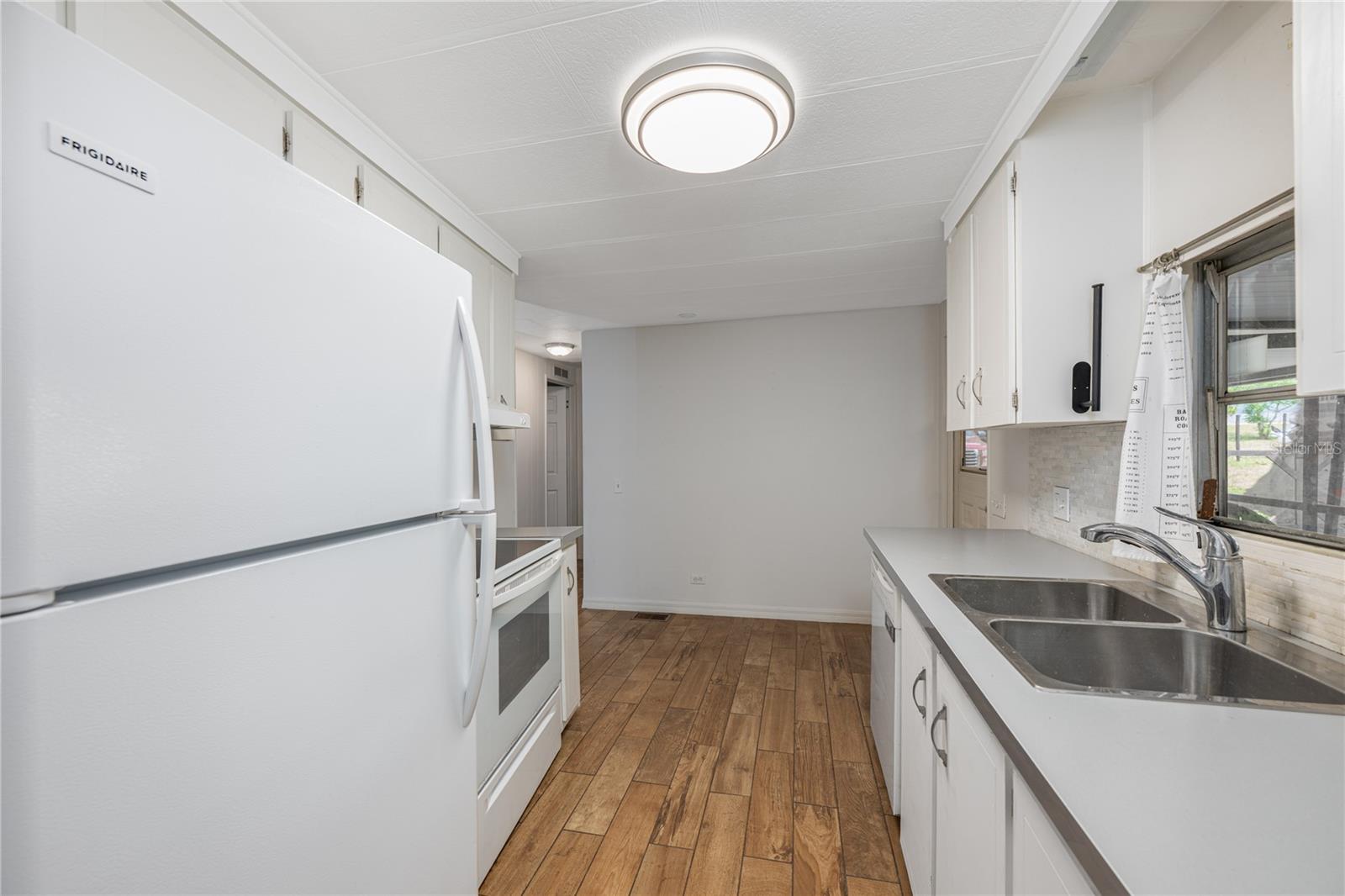 Image 11 of 34 For 17320 Palm Drive