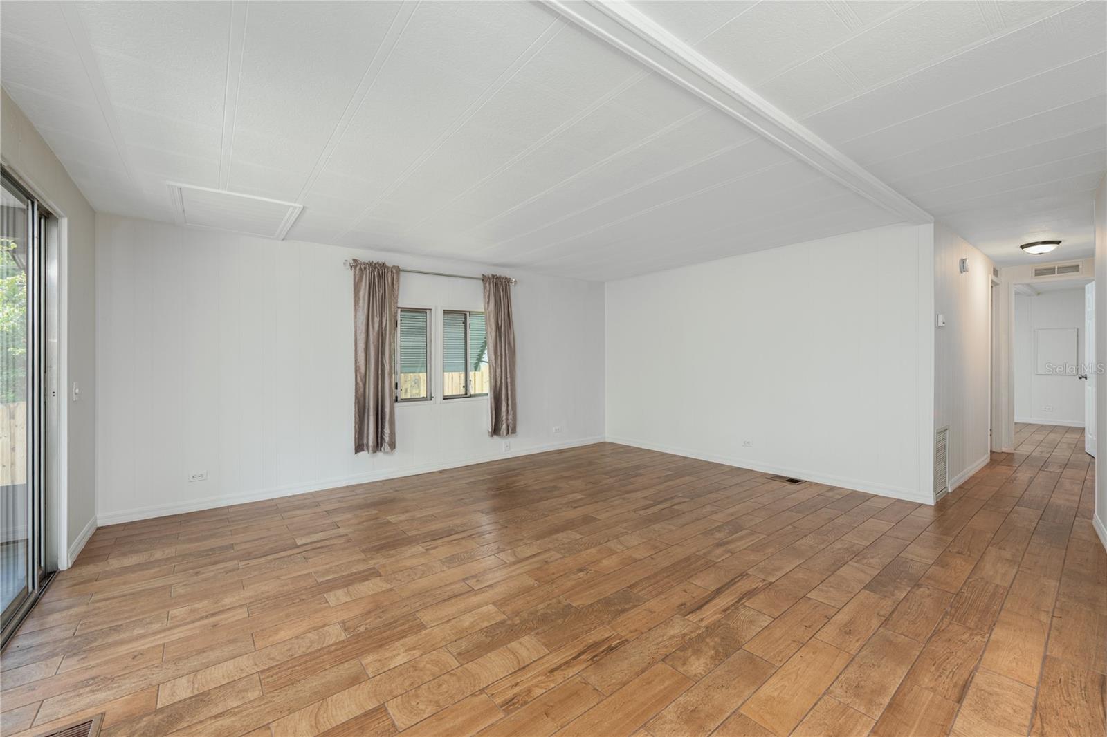 Image 14 of 34 For 17320 Palm Drive