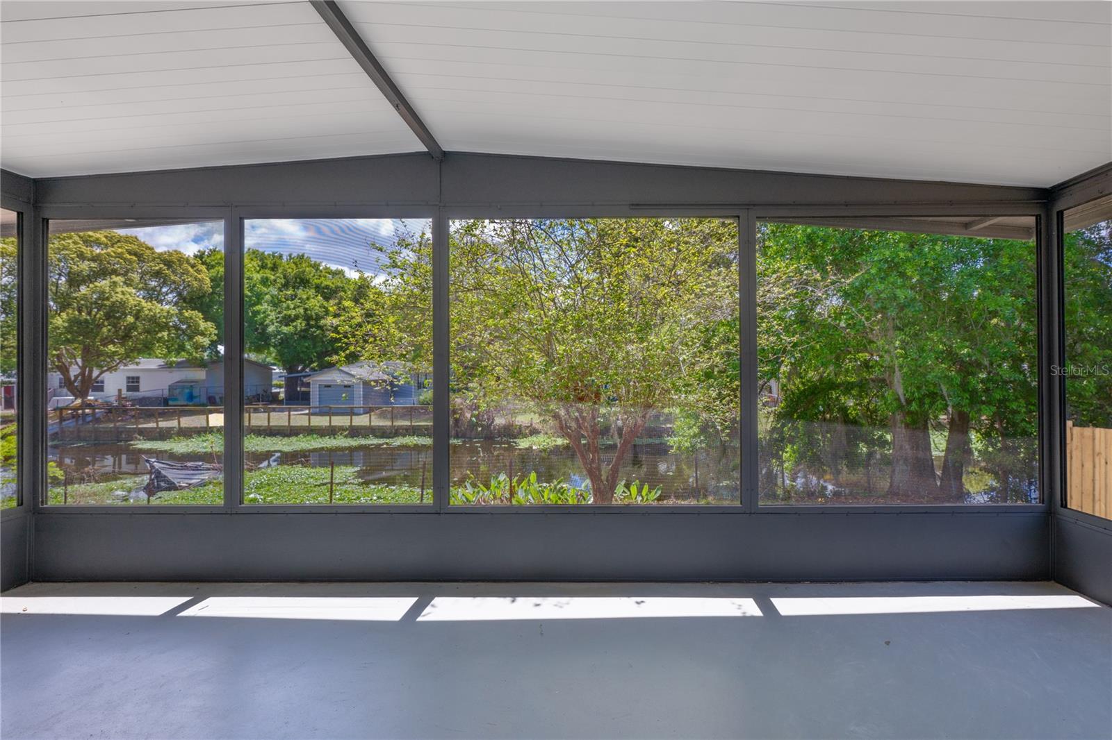 Image 24 of 34 For 17320 Palm Drive