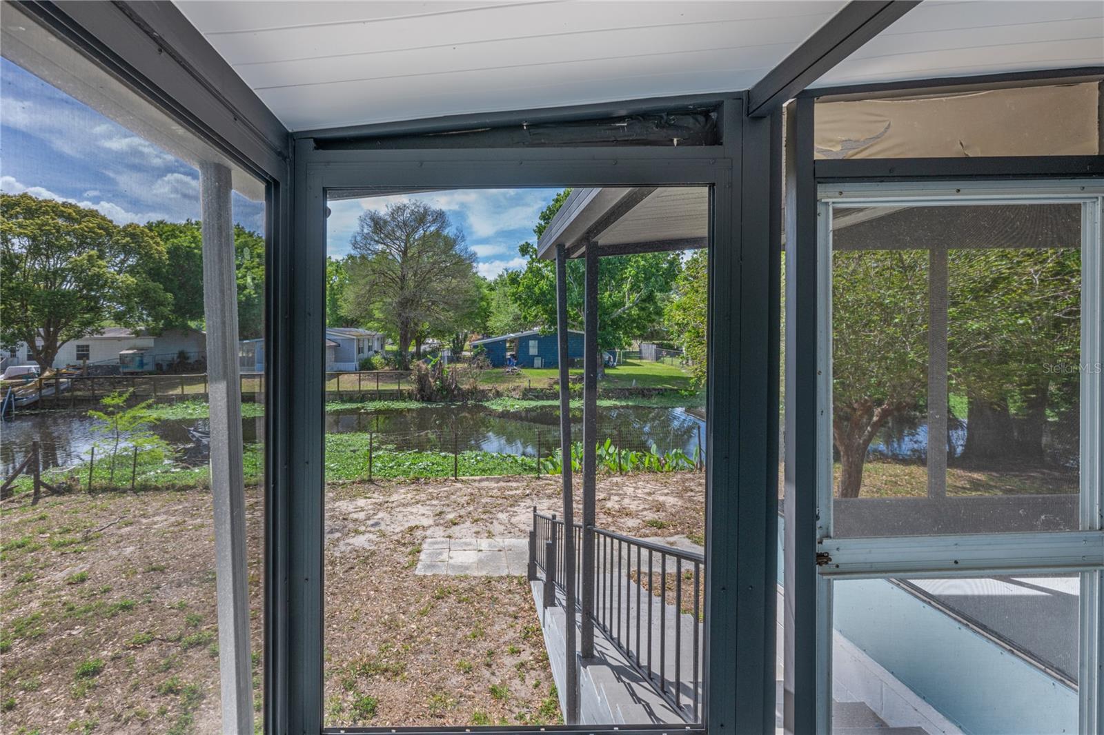 Image 5 of 34 For 17320 Palm Drive