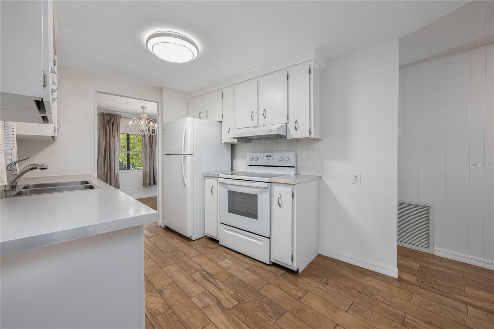 Image 9 of 34 For 17320 Palm Drive