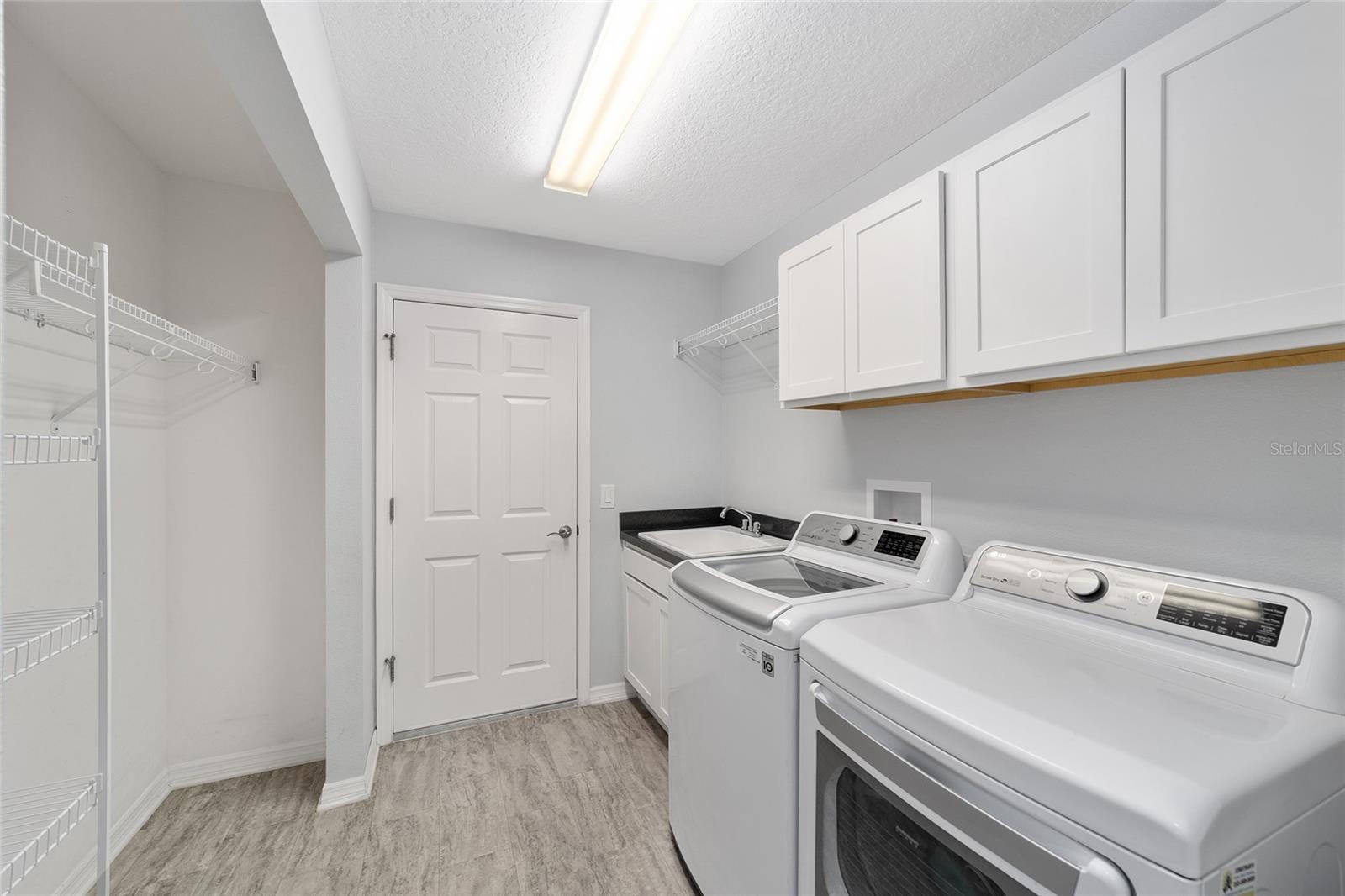 Image 32 of 57 For 3335 Rohan Road