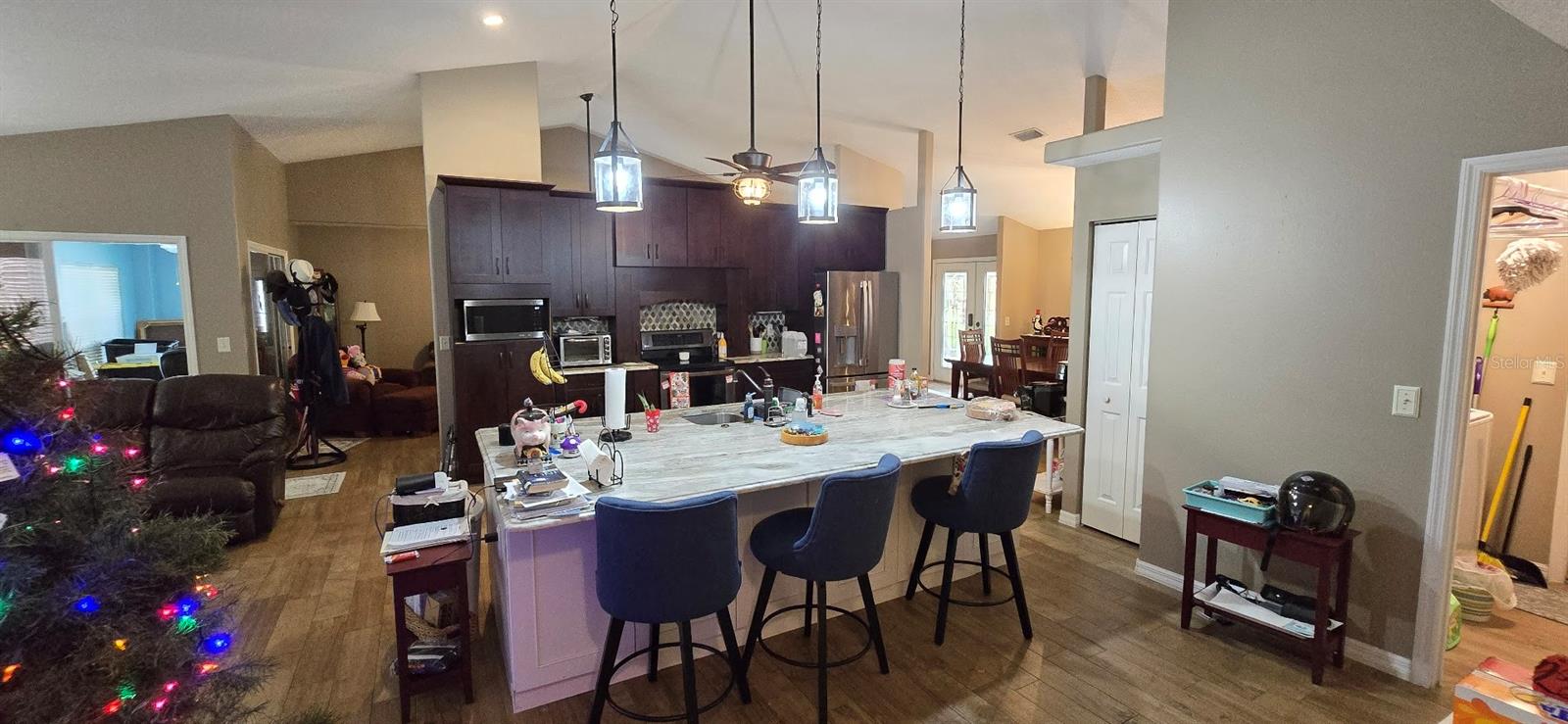 Image 10 of 62 For 336 Lakecrest Drive