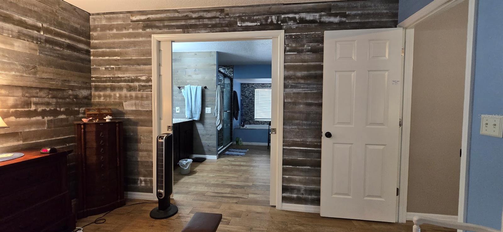 Image 16 of 62 For 336 Lakecrest Drive