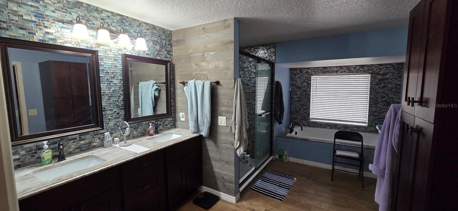 Image 17 of 62 For 336 Lakecrest Drive