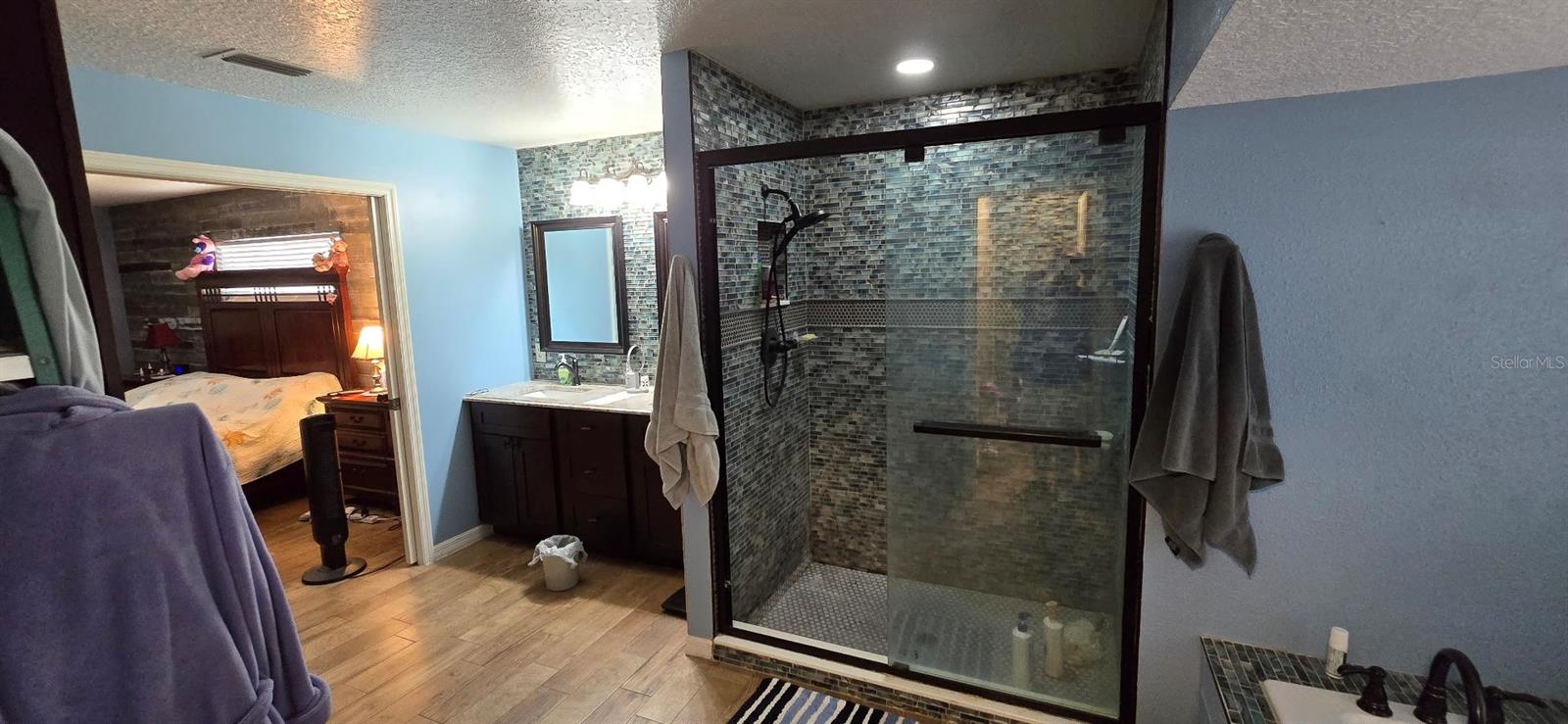 Image 18 of 62 For 336 Lakecrest Drive