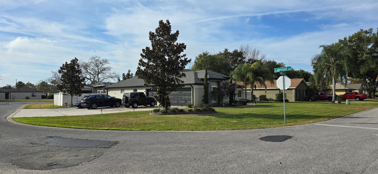 Image 2 of 62 For 336 Lakecrest Drive