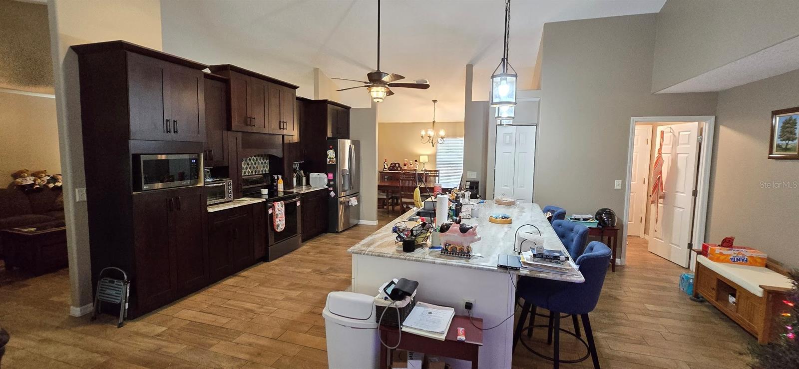 Image 7 of 62 For 336 Lakecrest Drive