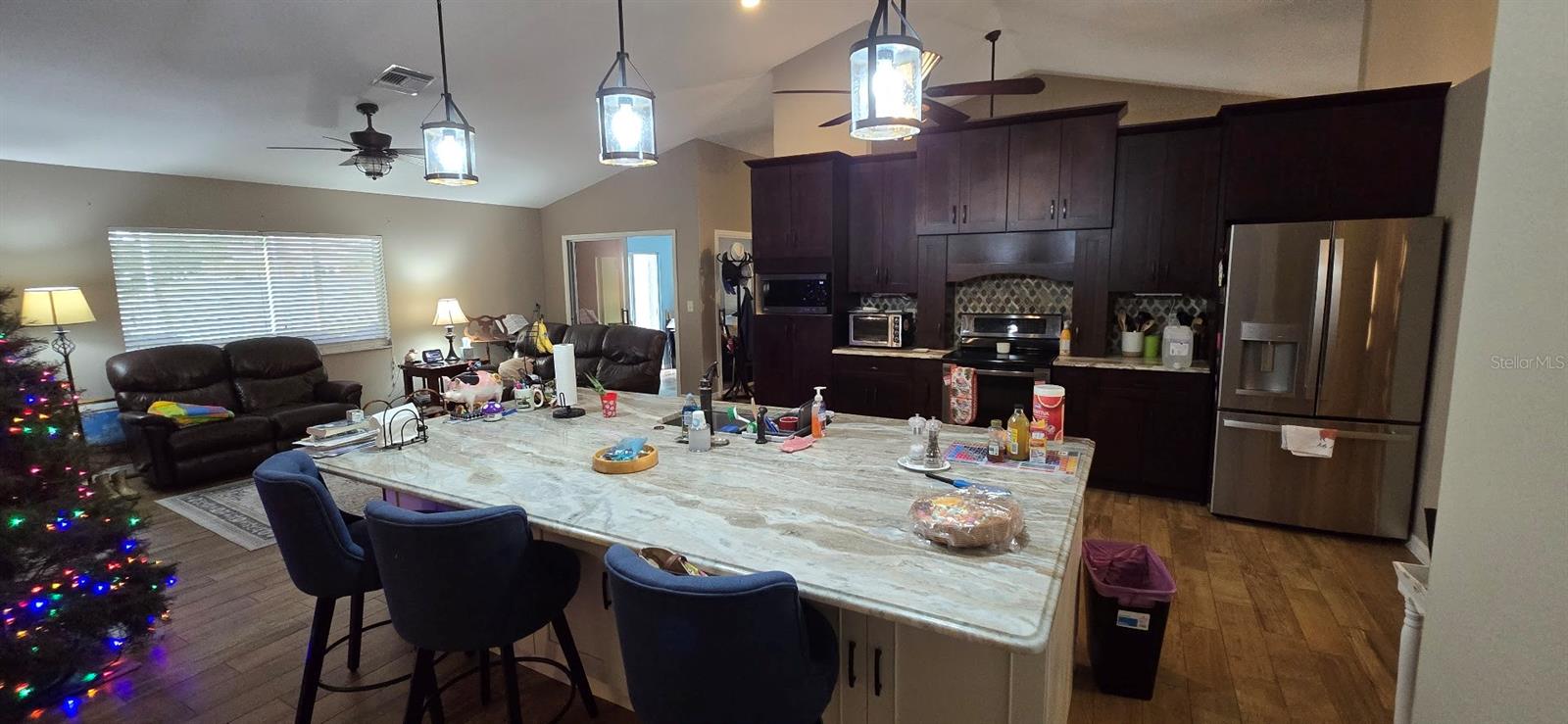 Image 8 of 62 For 336 Lakecrest Drive