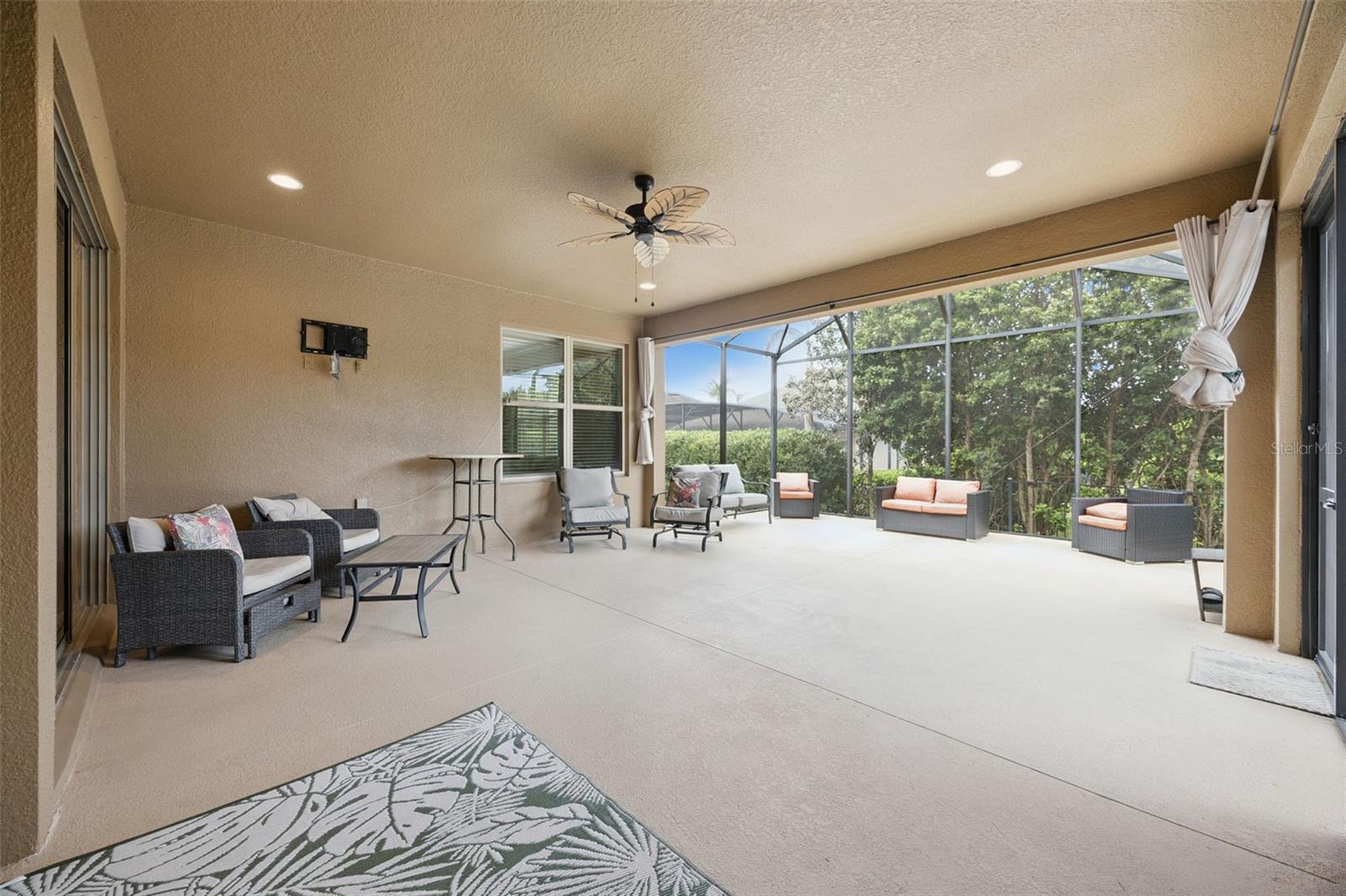 Image 25 of 51 For 588 Autumn Ash Drive