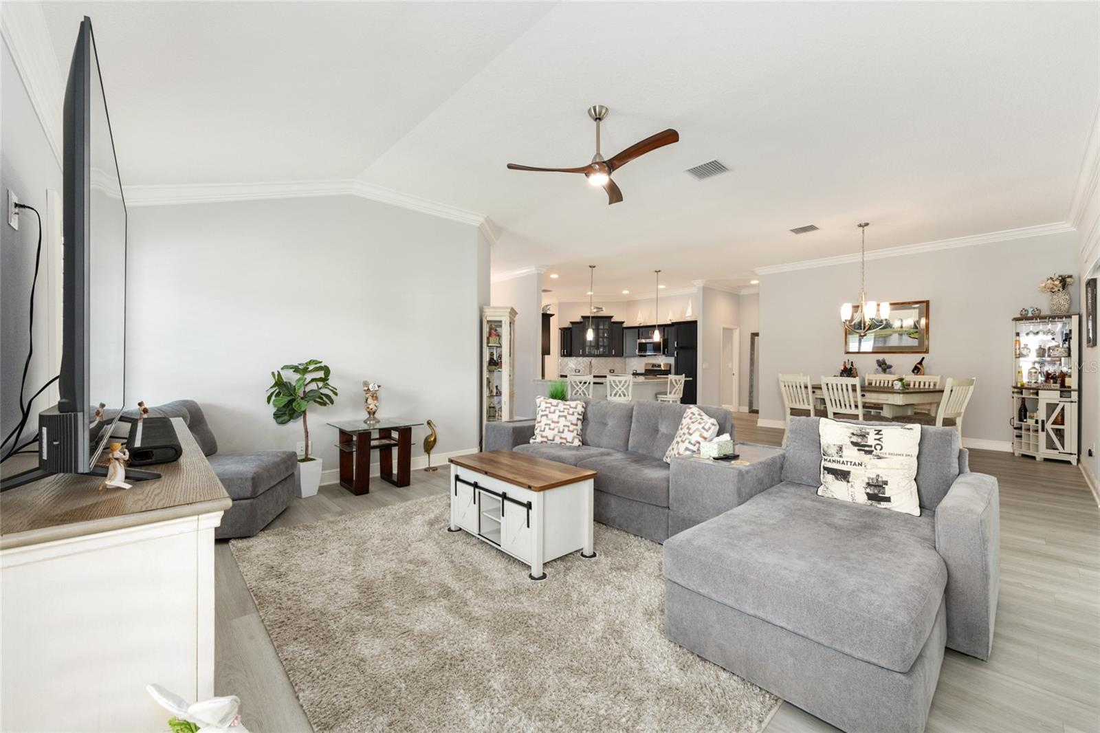 Image 21 of 82 For 1694 Colleen Court