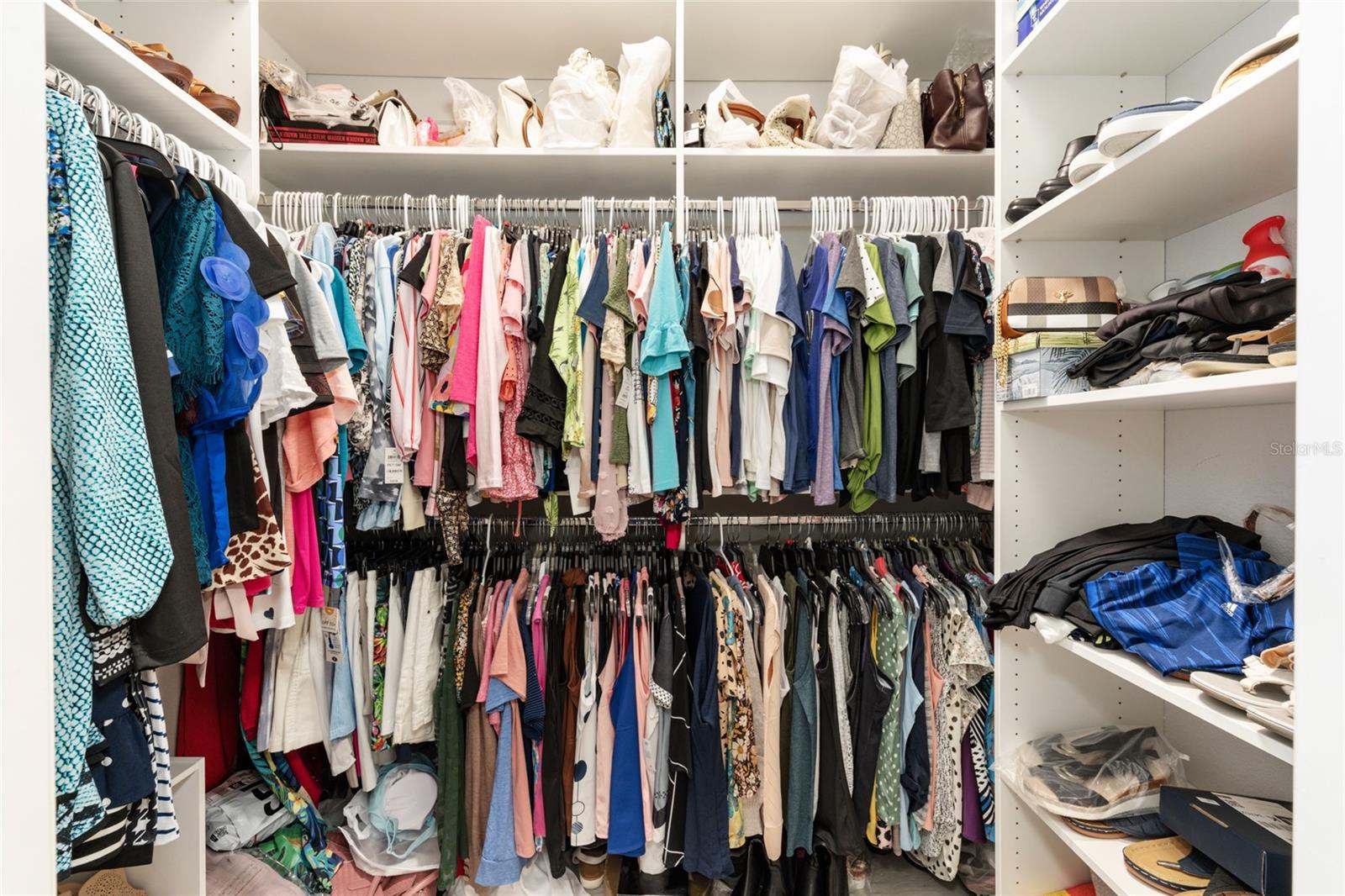 Image 44 of 82 For 1694 Colleen Court