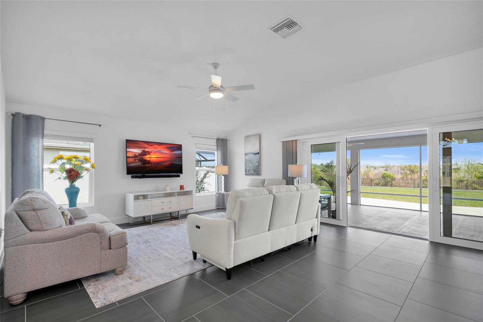 Image 7 of 40 For 5495 Hawkins Drive