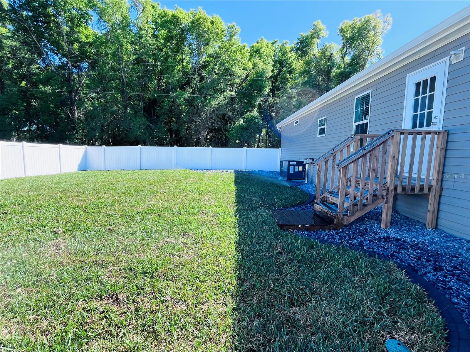 Image 18 of 19 For 27020 Bloomfield Ave