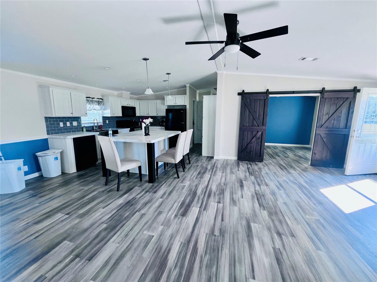 Image 5 of 19 For 27020 Bloomfield Ave