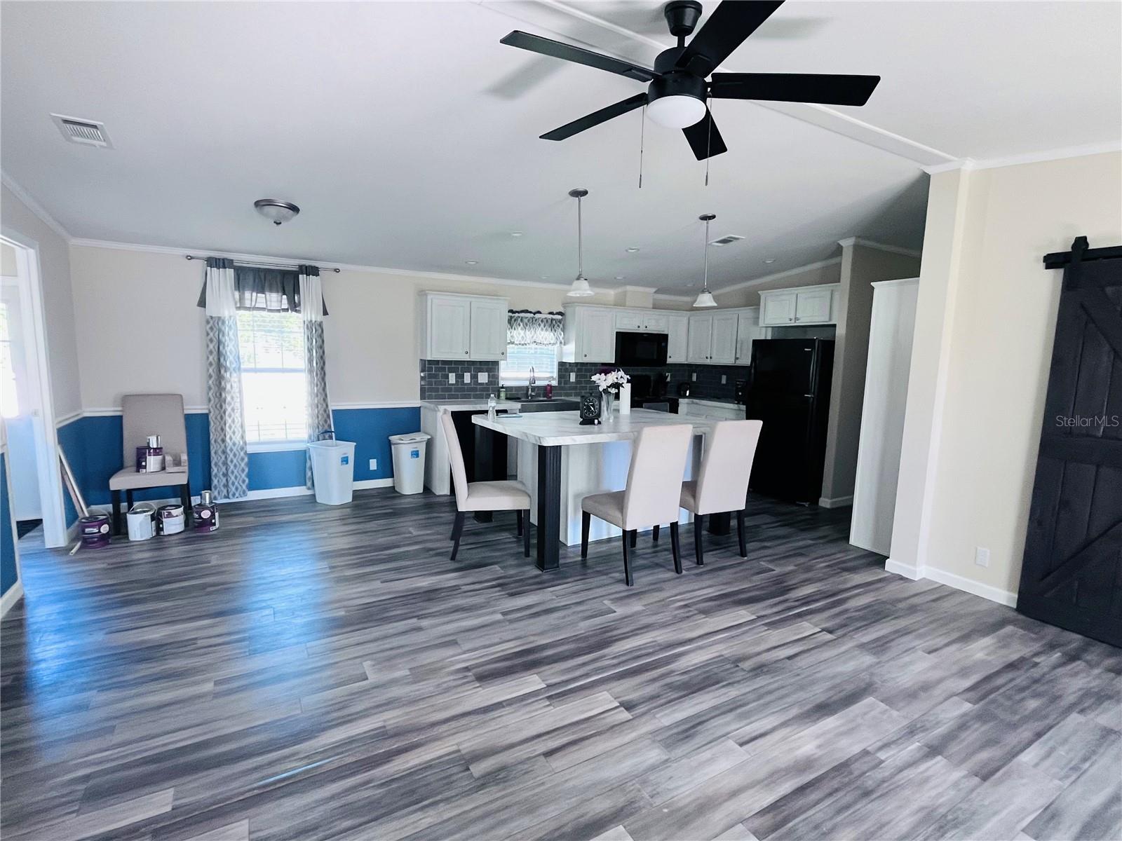 Image 6 of 19 For 27020 Bloomfield Ave