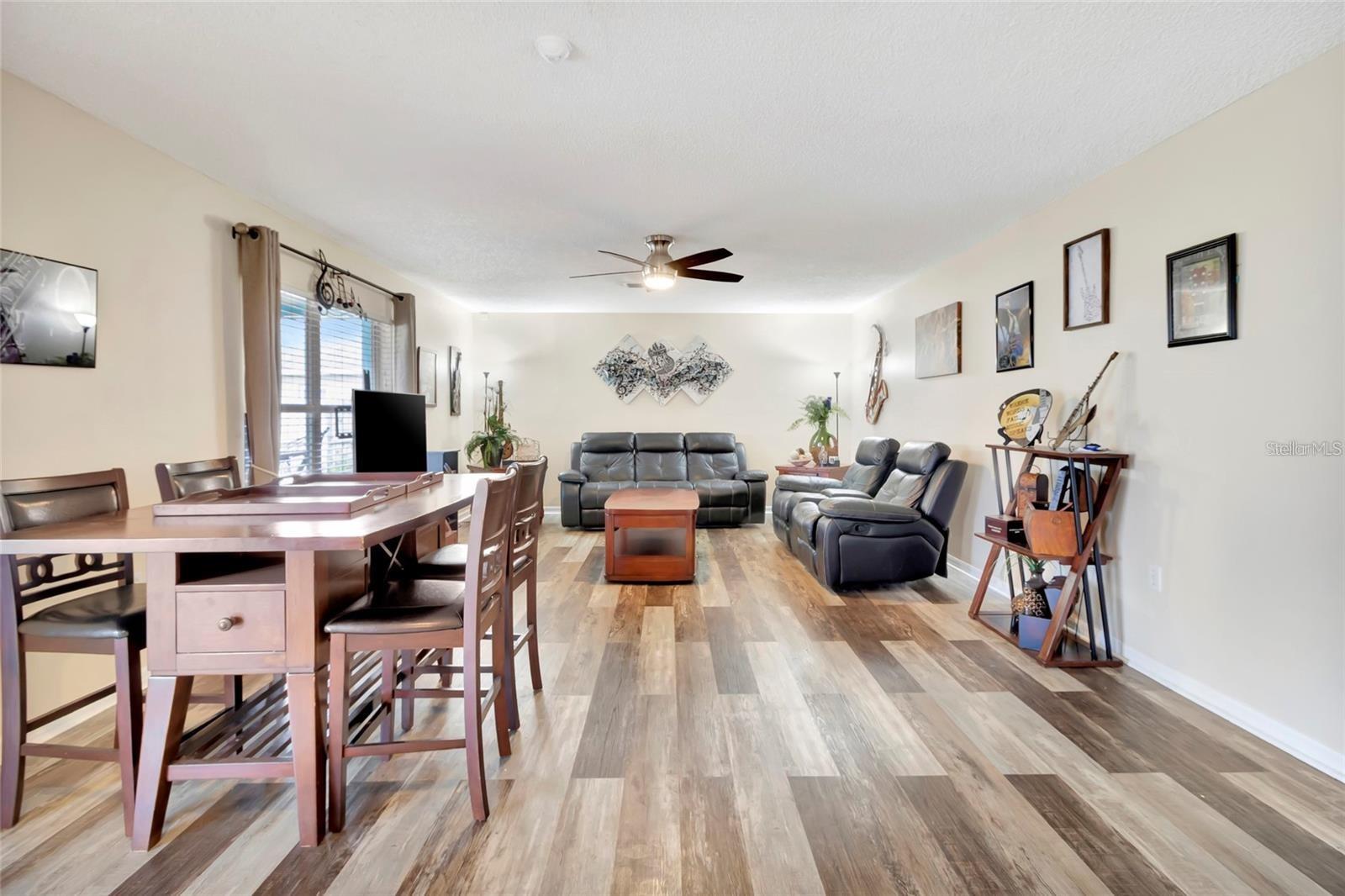 Image 15 of 44 For 16012 Lanesboro Court