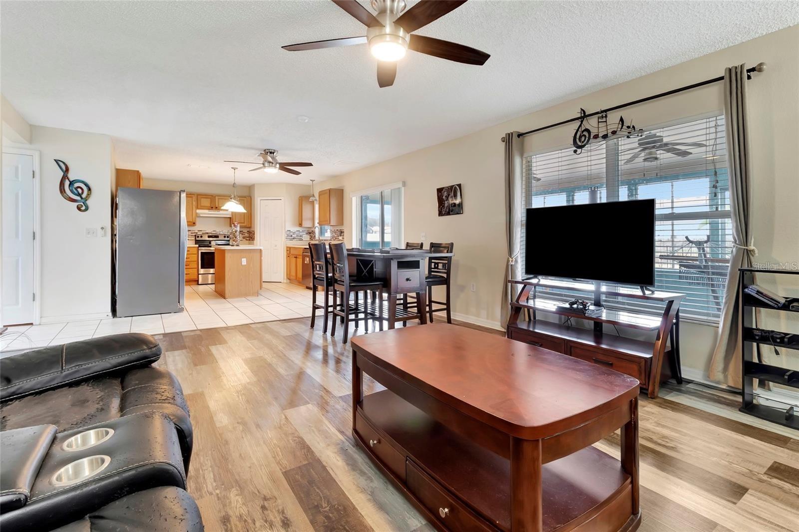 Image 16 of 44 For 16012 Lanesboro Court