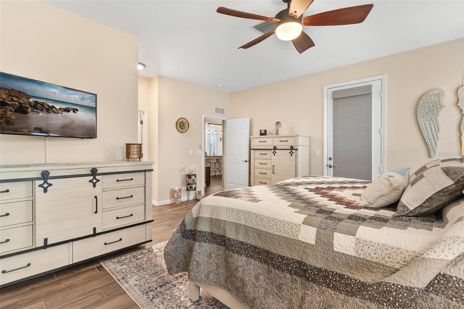 Image 17 of 65 For 6071 Sailboat Avenue