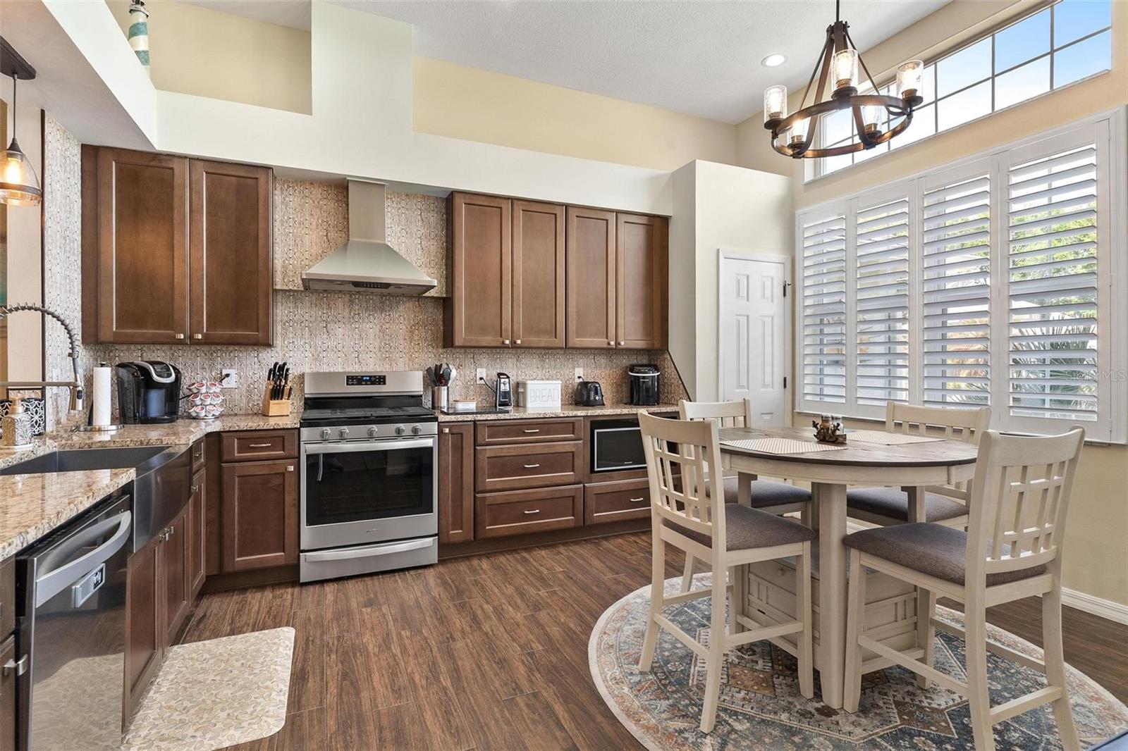 Image 4 of 65 For 6071 Sailboat Avenue