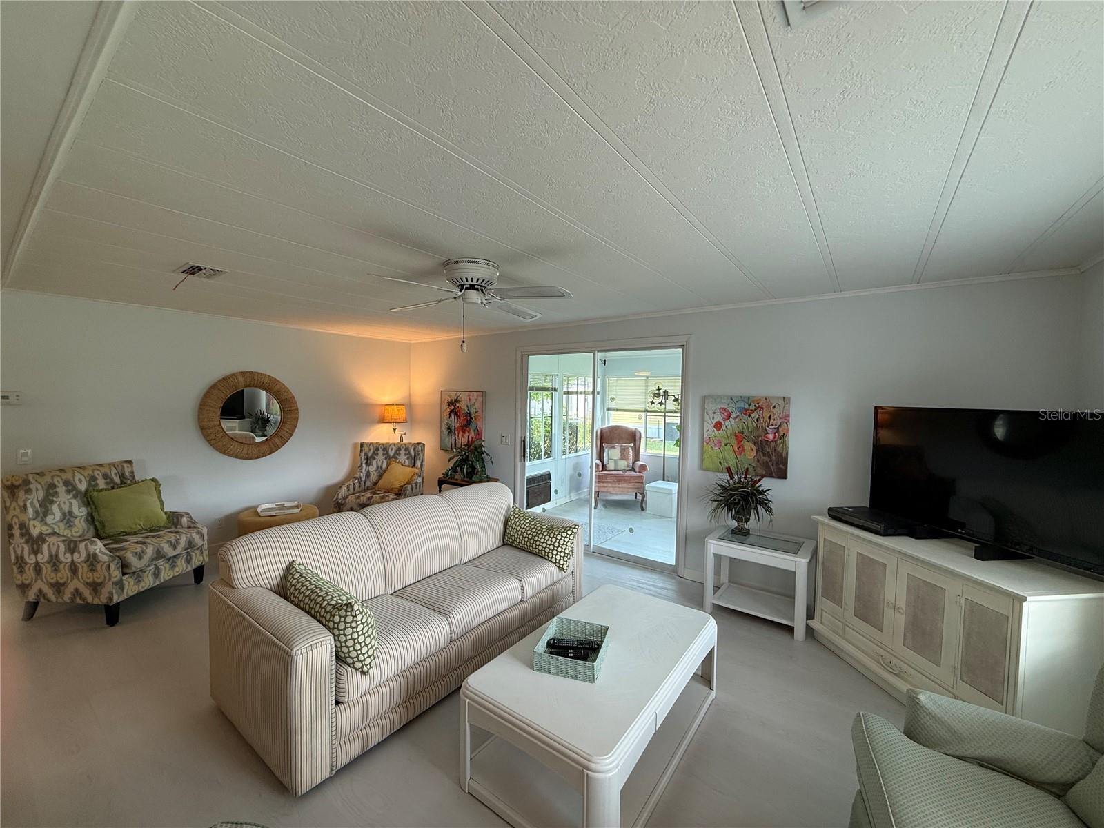 Image 17 of 34 For 11 Bobwhite Road