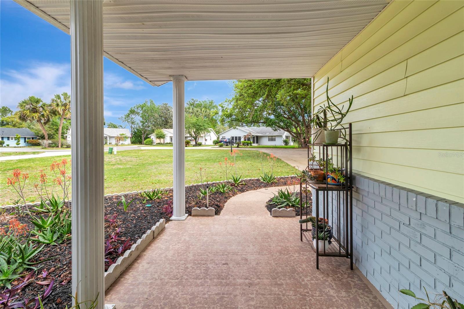 Image 11 of 50 For 27 Gordon Court