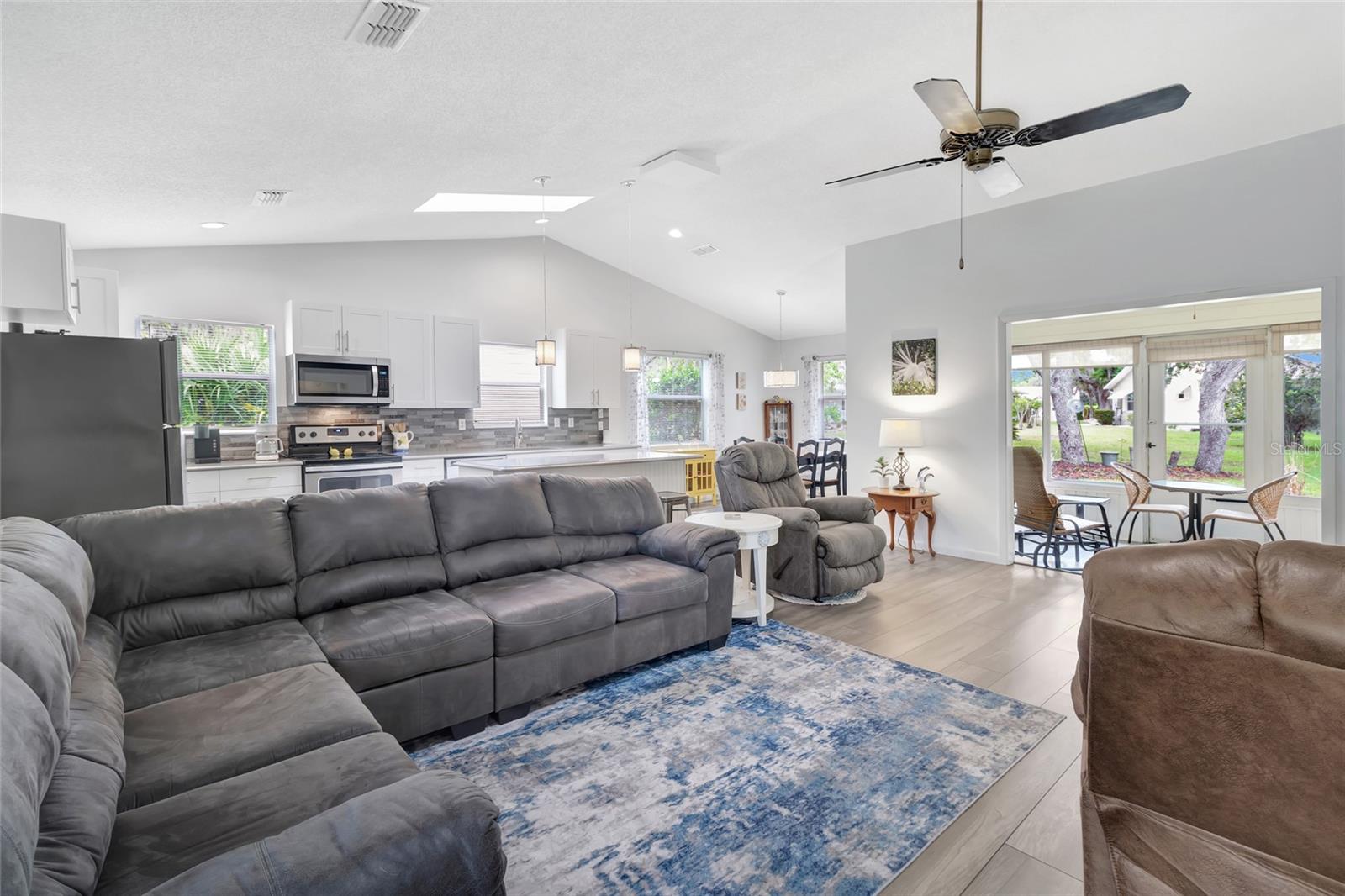 Image 13 of 50 For 27 Gordon Court