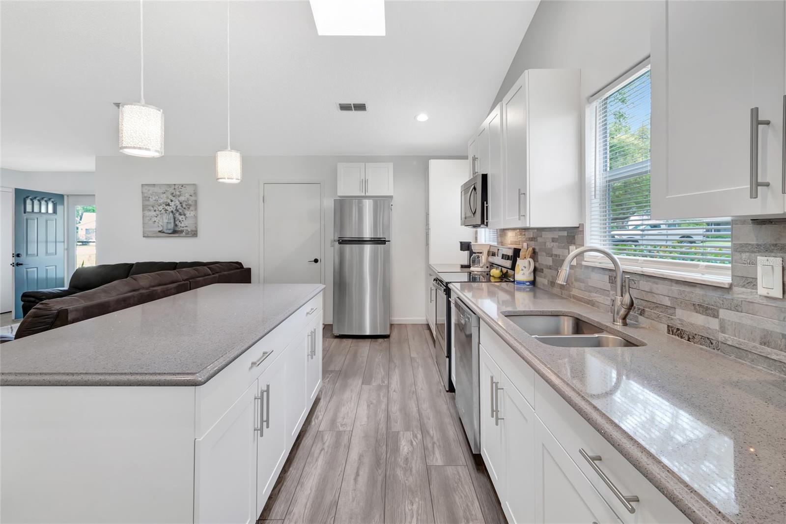 Image 19 of 50 For 27 Gordon Court