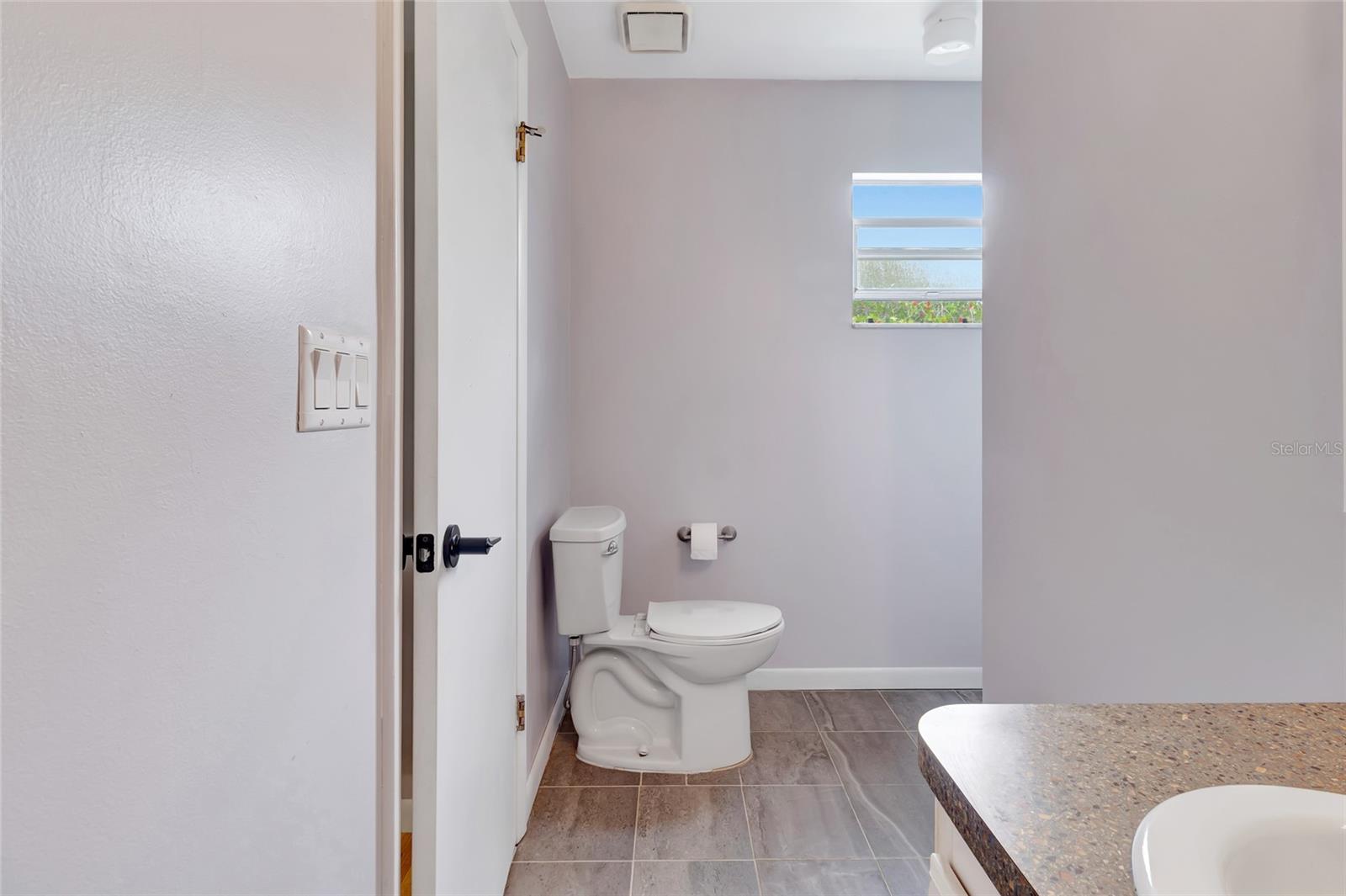 Image 26 of 50 For 27 Gordon Court