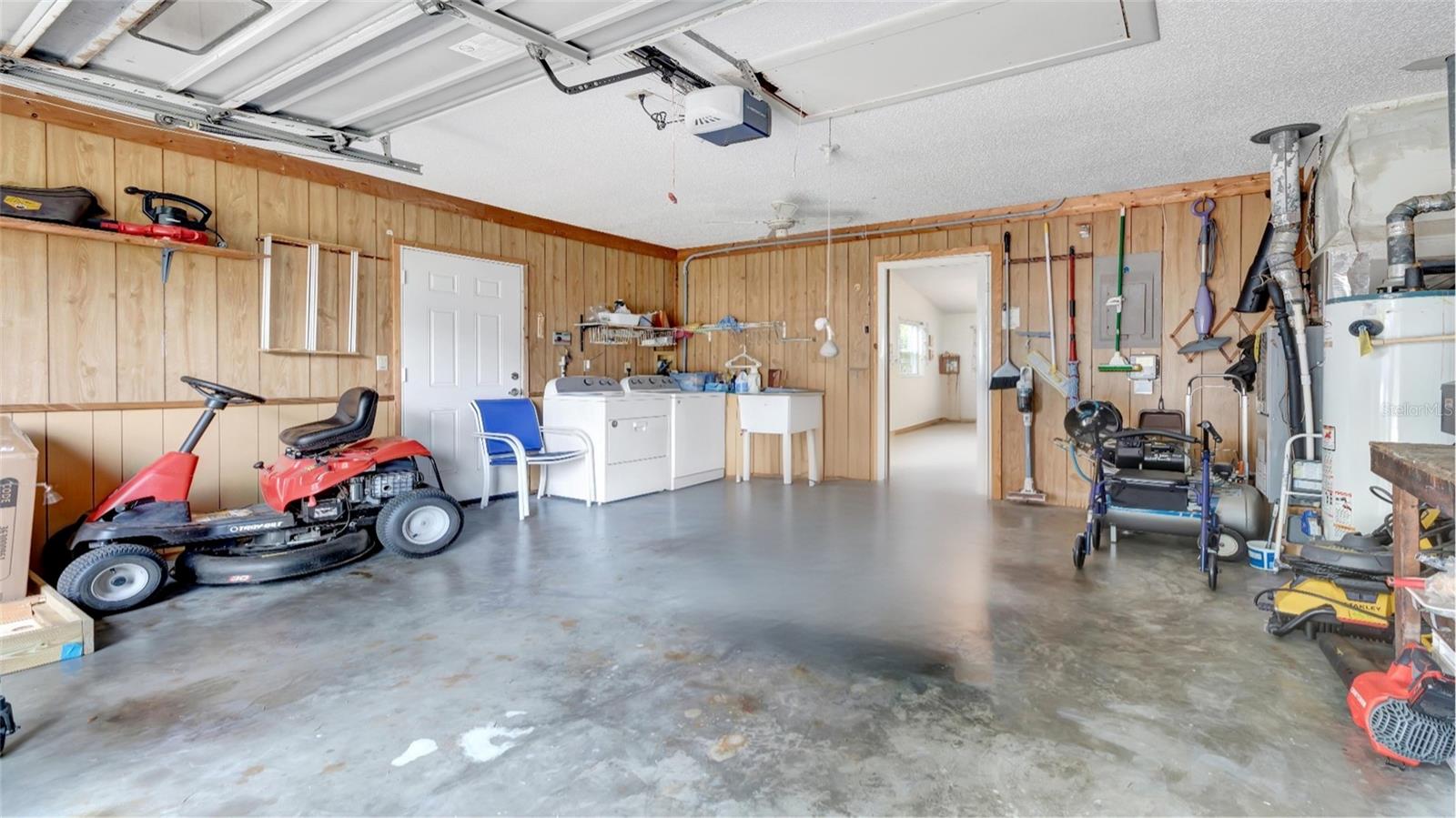 Image 29 of 50 For 27 Gordon Court