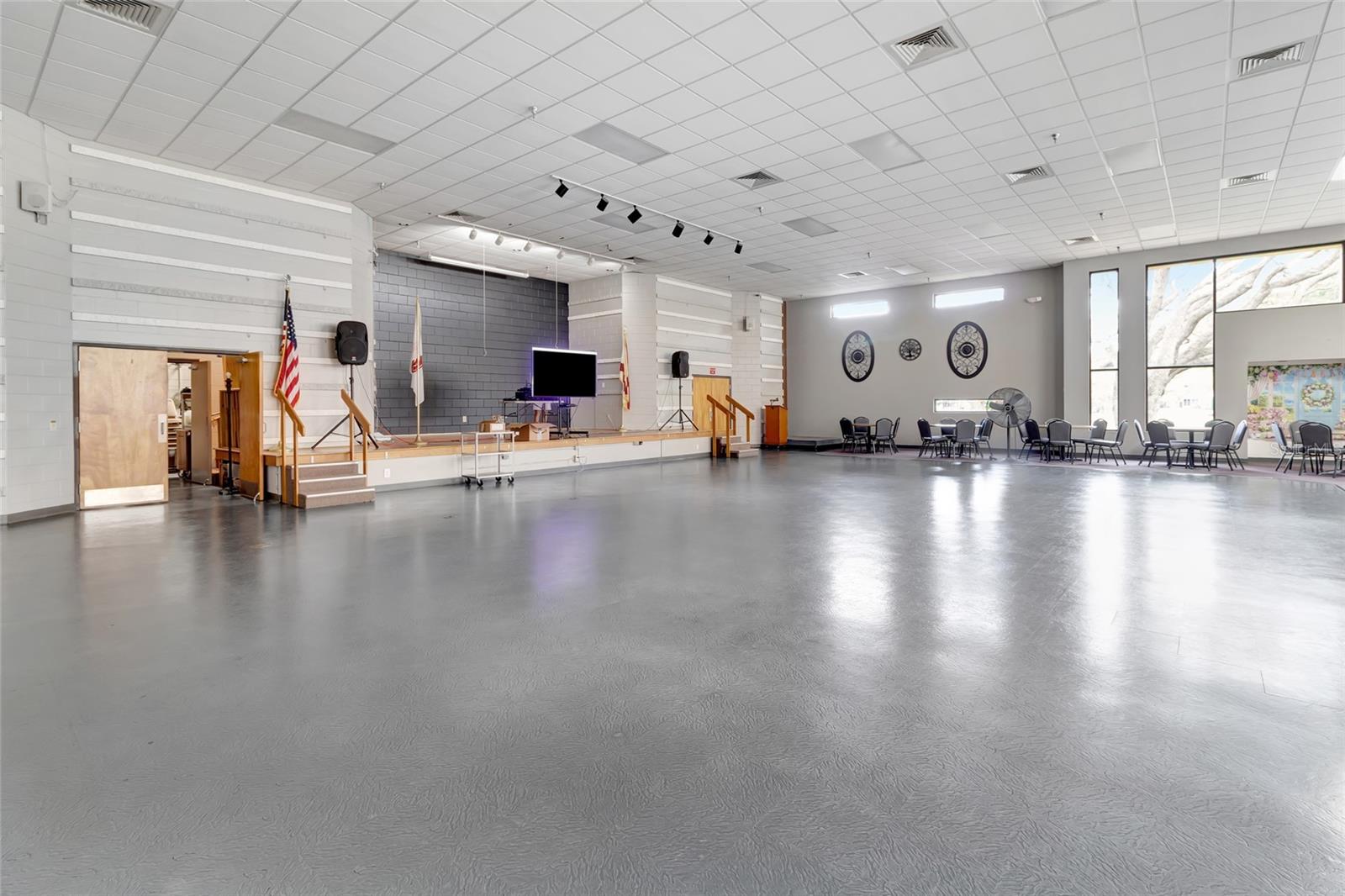 Image 47 of 50 For 27 Gordon Court