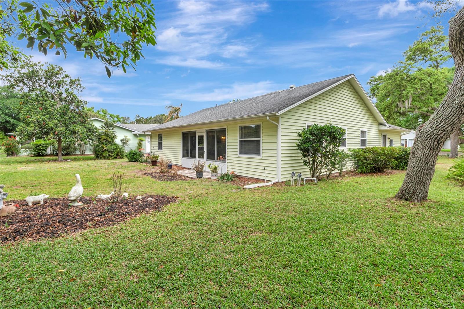 Image 6 of 50 For 27 Gordon Court