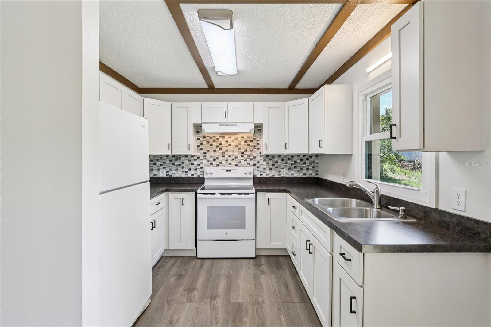 Image 13 of 28 For 6814 Battlefield Parkway