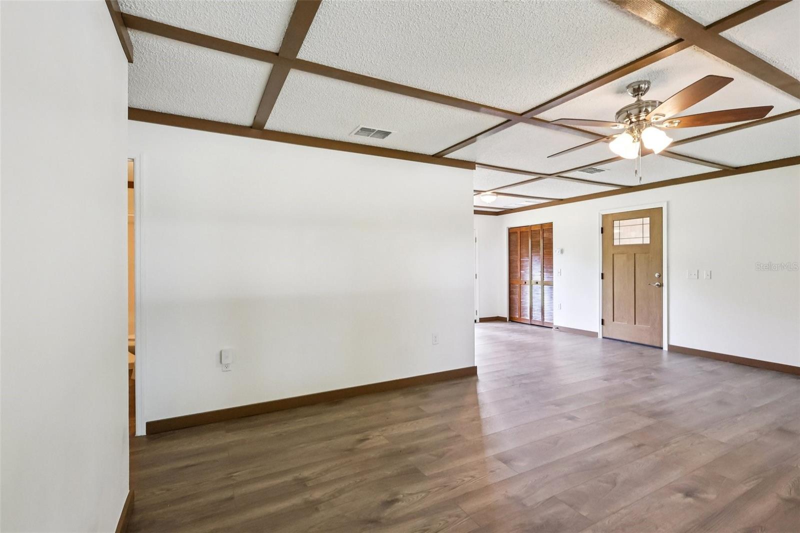 Image 7 of 28 For 6814 Battlefield Parkway