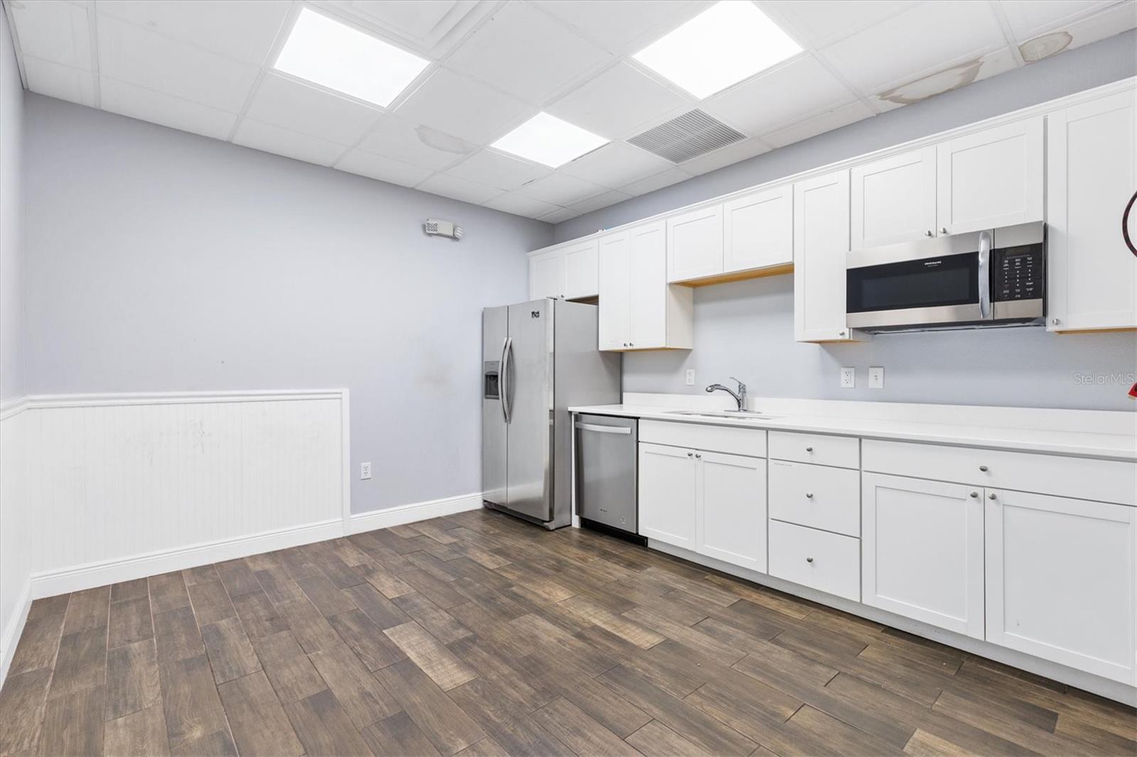 Image 13 of 41 For 1818 Greenleaf Lane