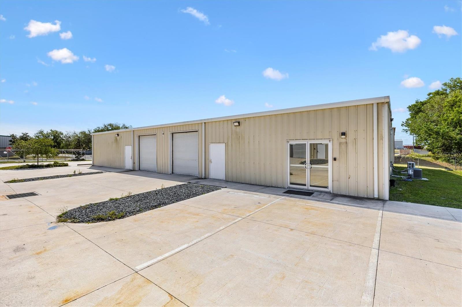 Image 28 of 41 For 1818 Greenleaf Lane