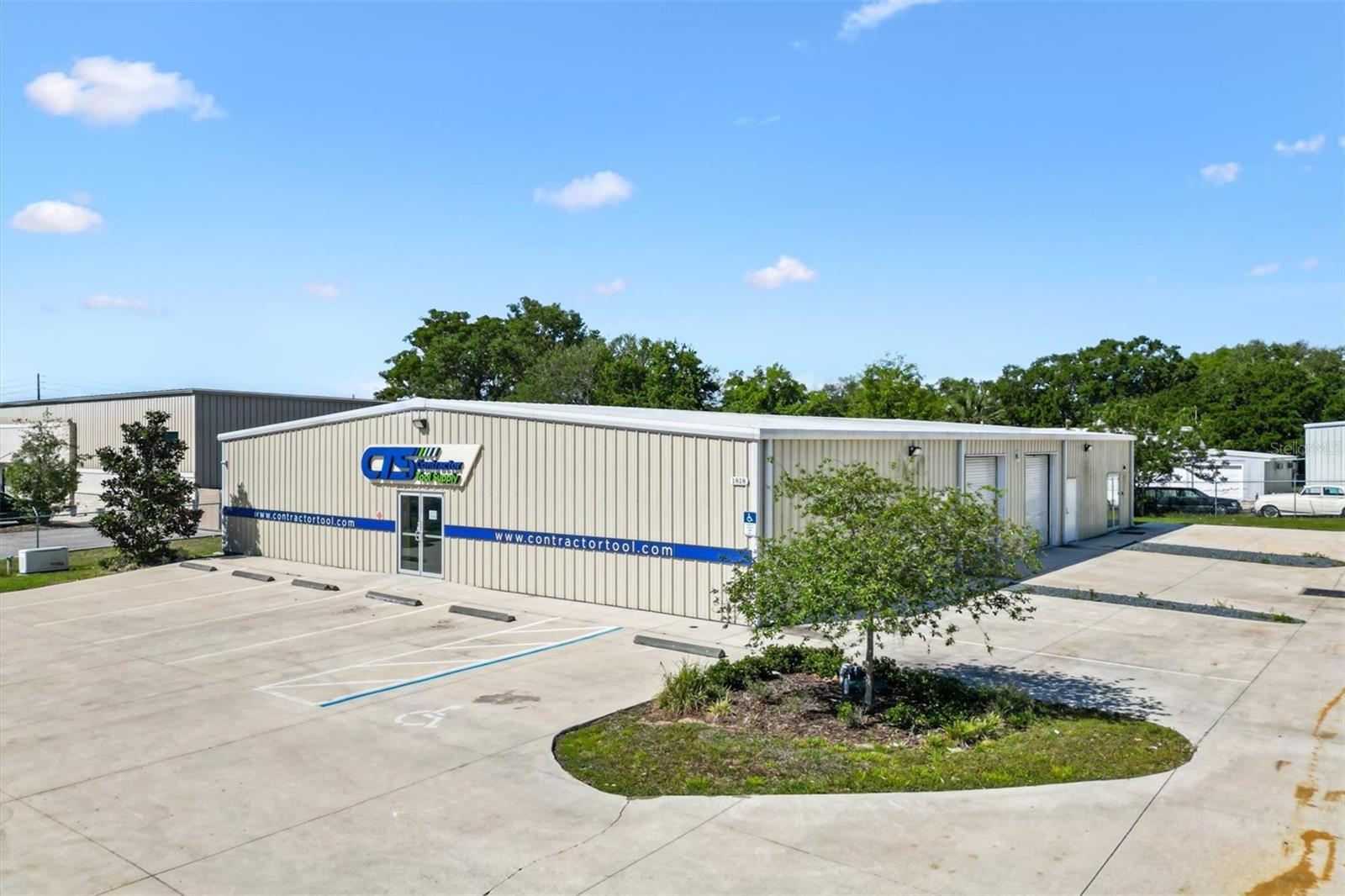 Image 4 of 41 For 1818 Greenleaf Lane