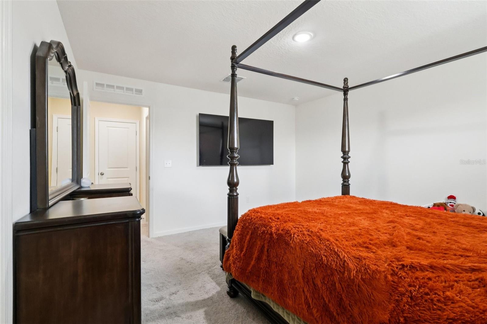 Image 17 of 35 For 1657 Minnesota Road