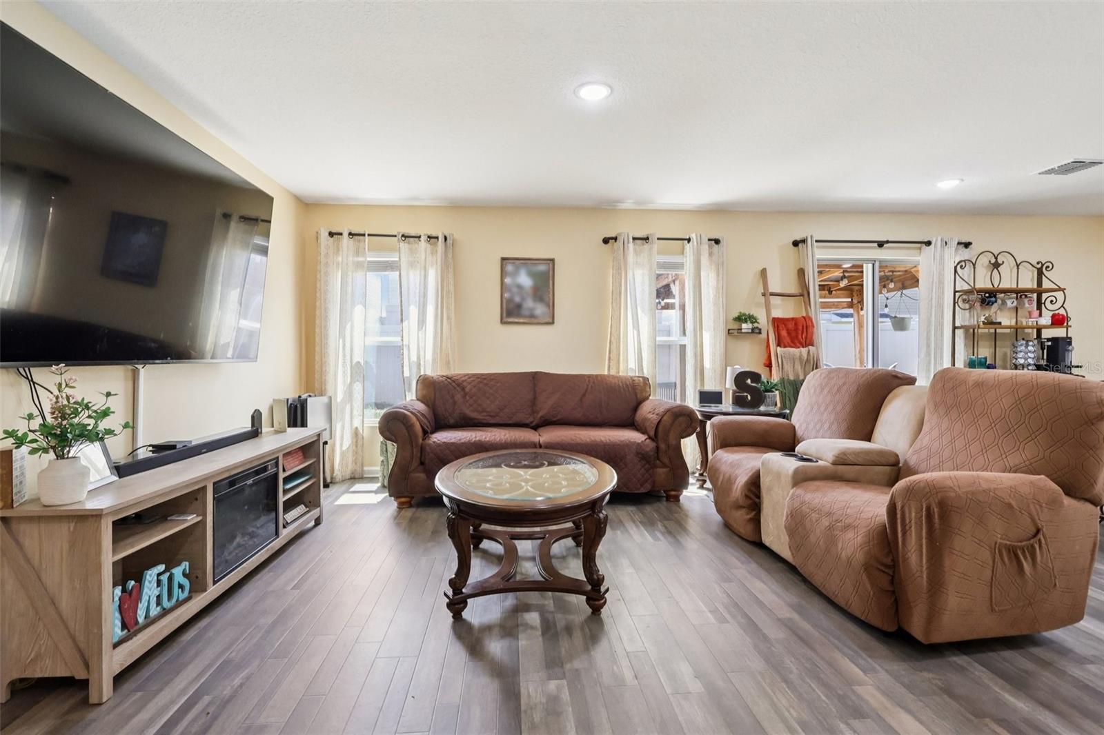 Image 3 of 35 For 1657 Minnesota Road