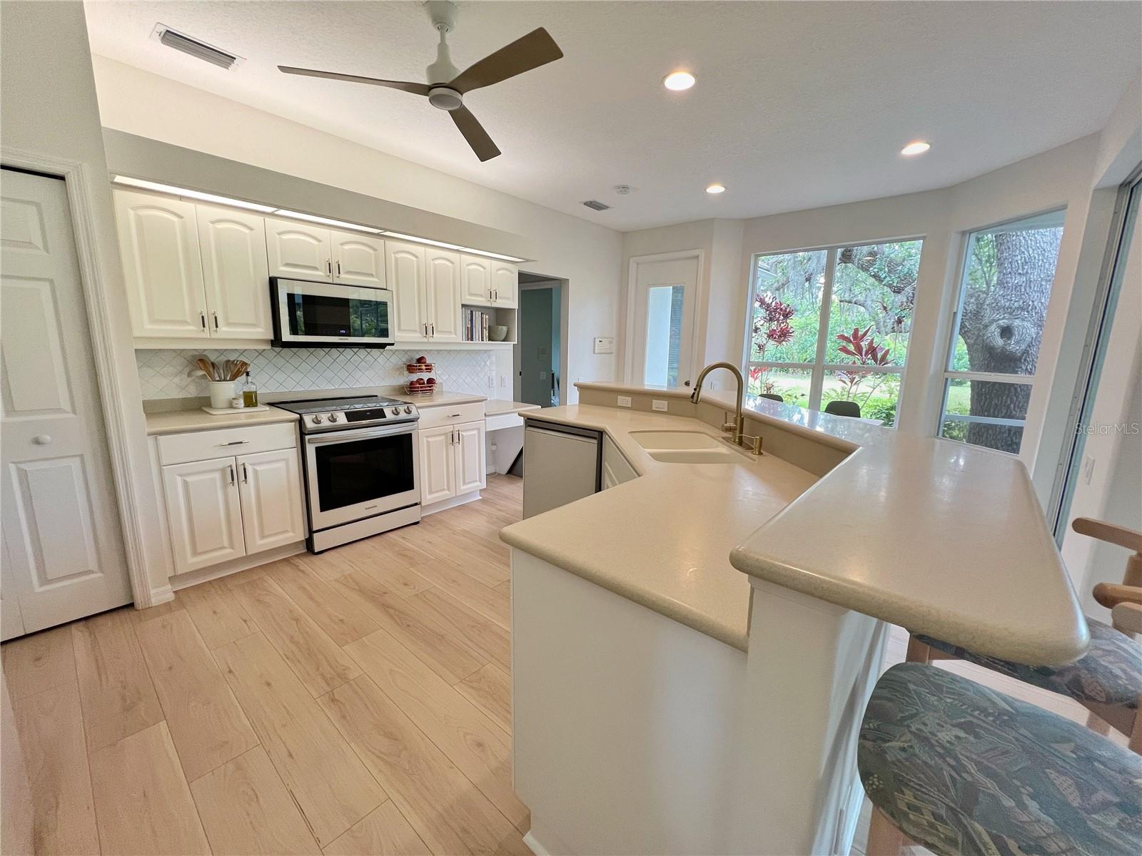 Image 6 of 28 For 2152 Calusa Lakes Boulevard